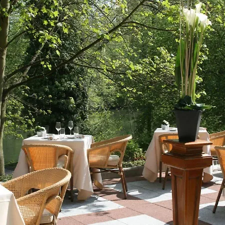 Chateau De L'ile Hotel