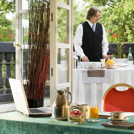 Hotel Chateau De L'ile 3*